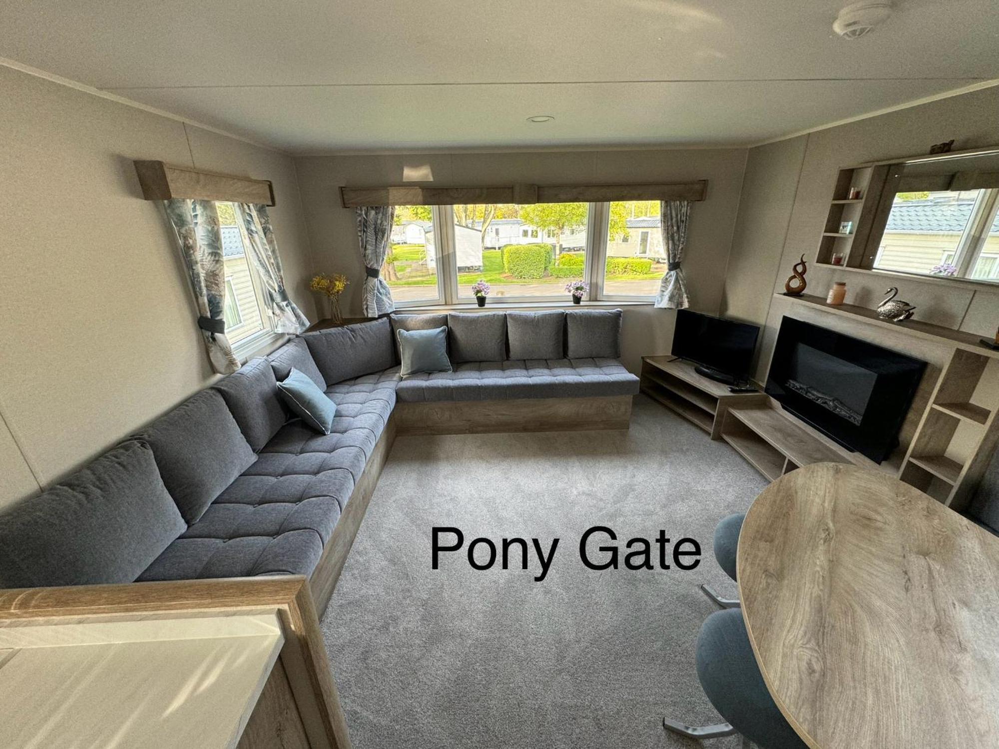 Pony Gate Caravan On Haggerstone Castle West Lawn Berwick Upon Tweed Exteriér fotografie